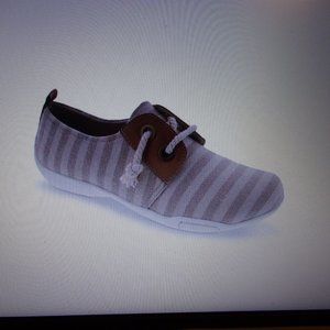 Ros Hommerson Calypso She size 8WW Tan Stripe